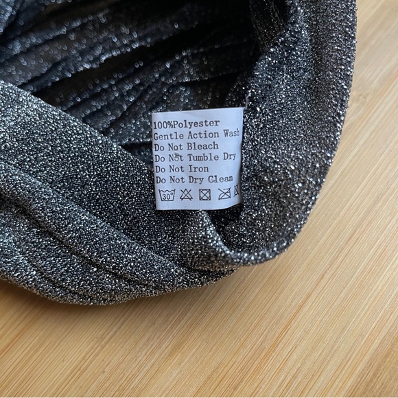 Metallic Silver/Black Turban - Picture 6 of 6